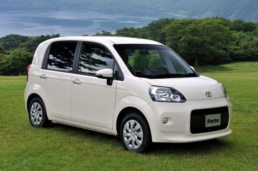  Toyota Porte 2013 года  (фото 6 из 12)